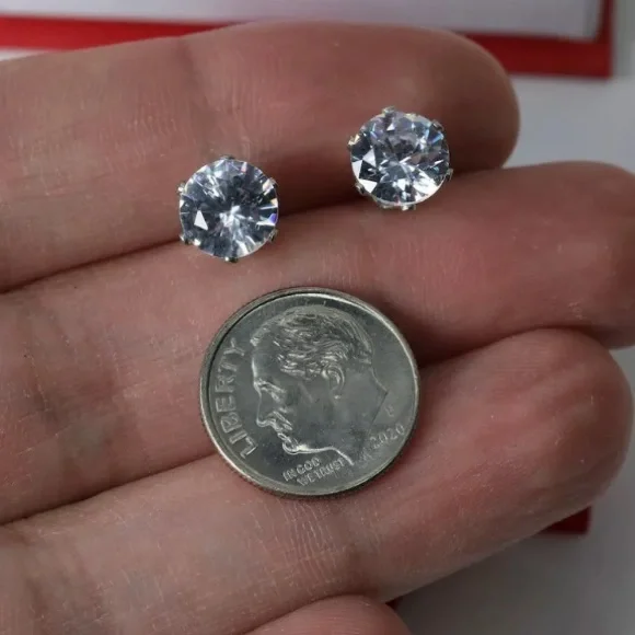 NEW Cubic Zirconia Diamond Stud Earrings - Picture 5 of 11